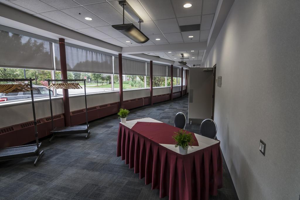 Residence & Conference Centre - Торонто Екстер'єр фото