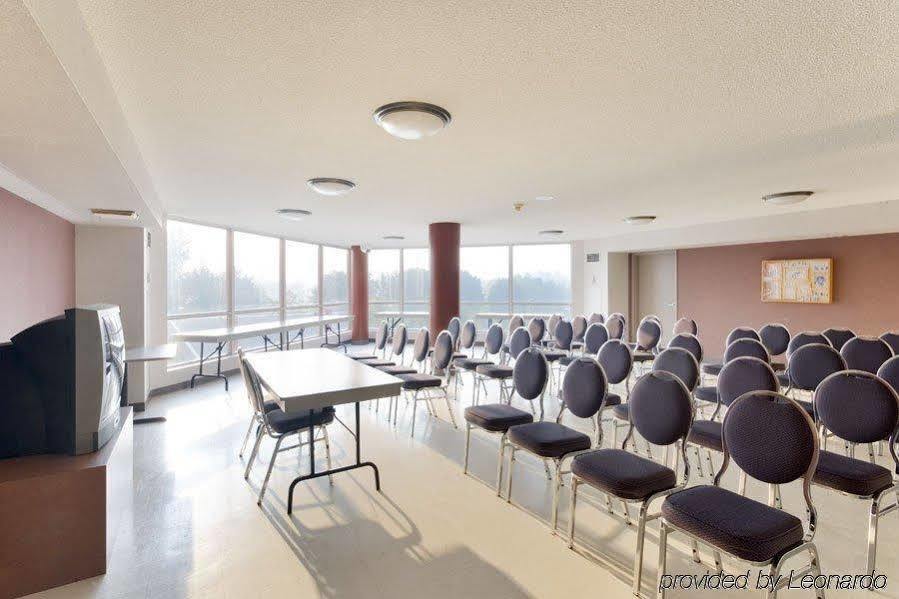 Residence & Conference Centre - Торонто Екстер'єр фото